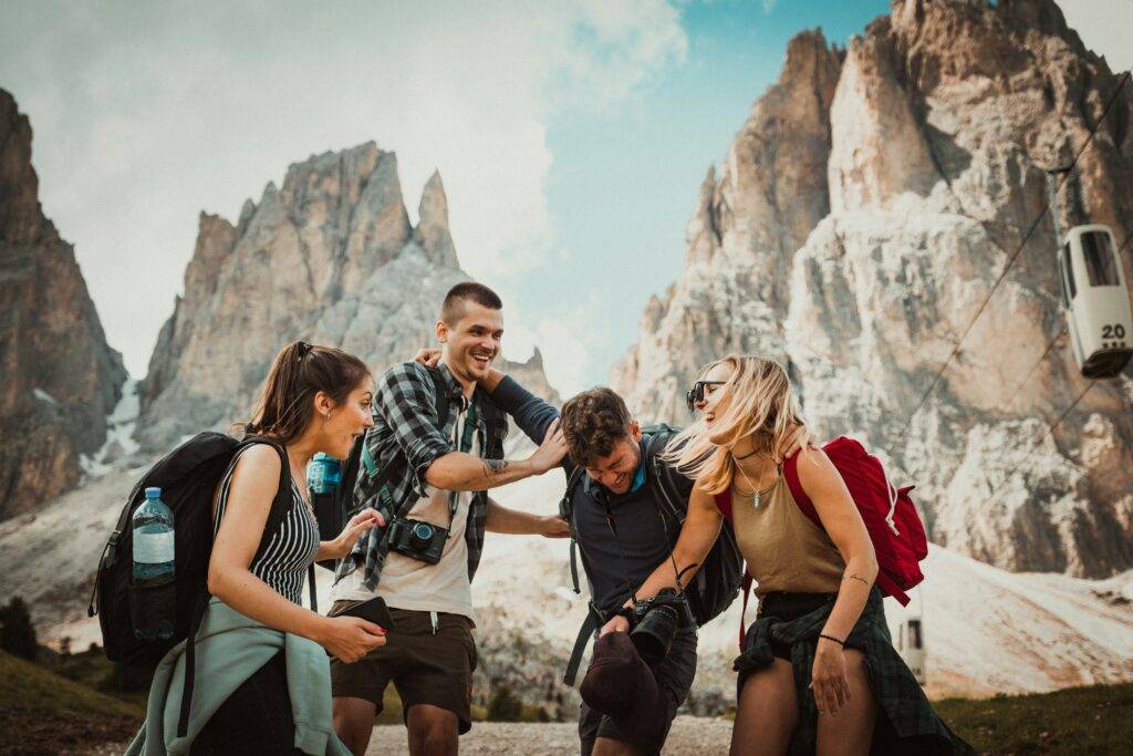 Grupo de personas viajando